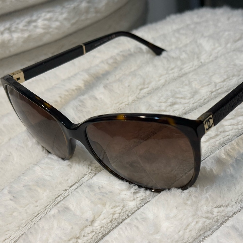 Vintage Style Brown Chanel Sunglass